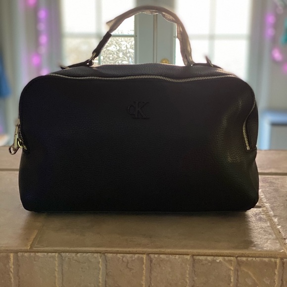 Gorgeous Black Leather CK Bag - Picture 15 of 16